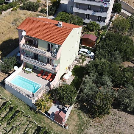 Apartment M&M With Private Pool Kucine Exterior photo