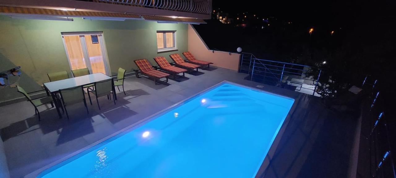 Apartment M&M With Private Pool Kucine Exterior photo
