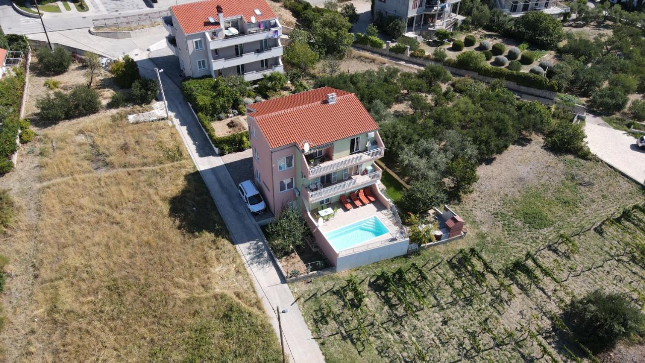 Apartment M&M With Private Pool Kucine Exterior photo