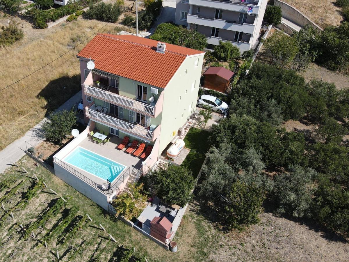 Apartment M&M With Private Pool Kucine Exterior photo